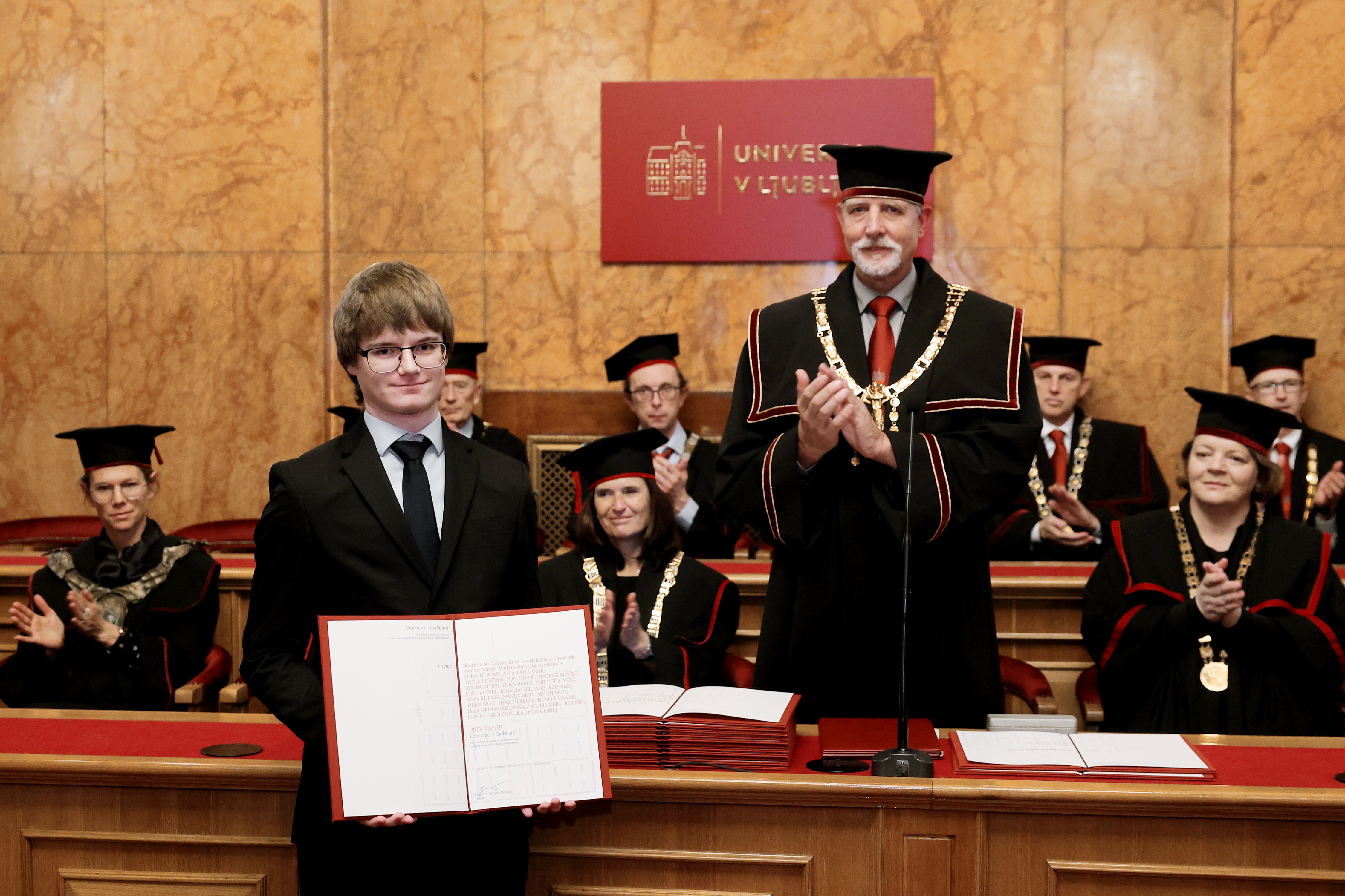 V okviru Tedna Univerze podelili priznanja študentkam in študentom za dosežke in udejstvovanje na področju obštudijskih dejavnosti